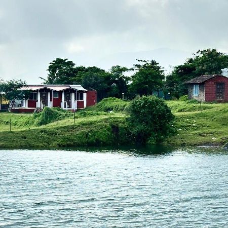 Hotel Mauli Agro Farm Dam View Resort Satara Buitenkant foto