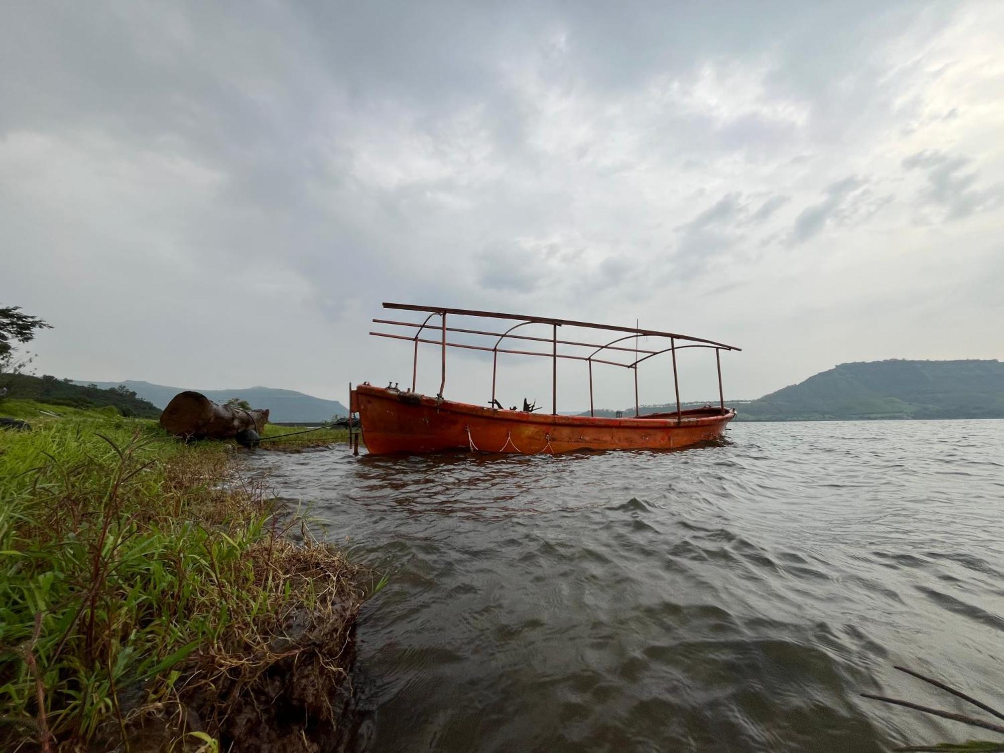 Hotel Mauli Agro Farm Dam View Resort Satara Buitenkant foto